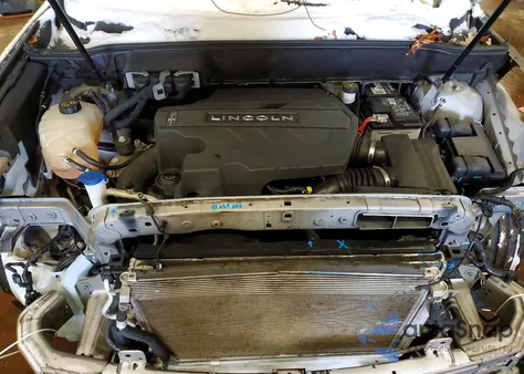 2019 Lincoln Nautilus Reserve z USA, uszkodzony, nr VIN 2LMPJ6LP3KBL40929